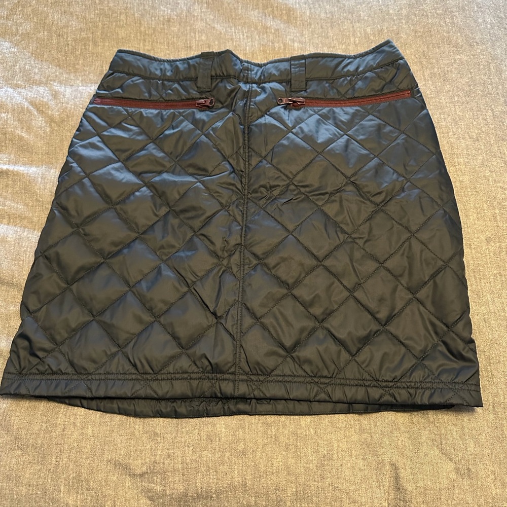 Duluth Trading Co Black Quilted Skirt with Brown Zipper Accents